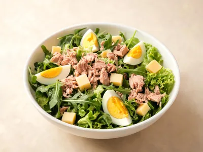 Gemischter Salat mit Garnelen